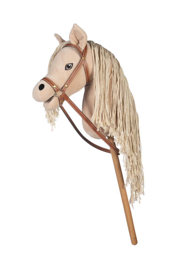 HKM Hobby Horse in Palomino mit heller langer Mähne und hellbrauner Trense freigestellt