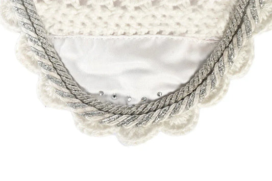 Hobby Horse Fliegenhaube Turnier in weiss in der Detailansicht