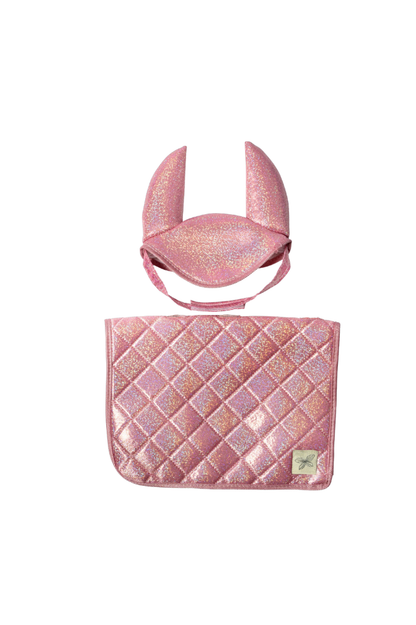 Hobby Horsing Set ByAstrup in rosa mit Decke und Fliegenhaube