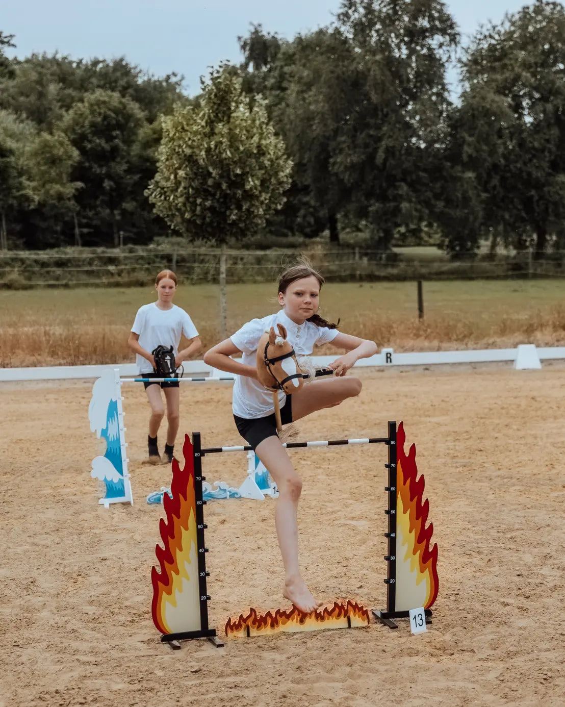 ByAstrup Hobby Horse Hindernis Fire - verstellbarer Sprung für Hobby Horsing Springen aus Holz