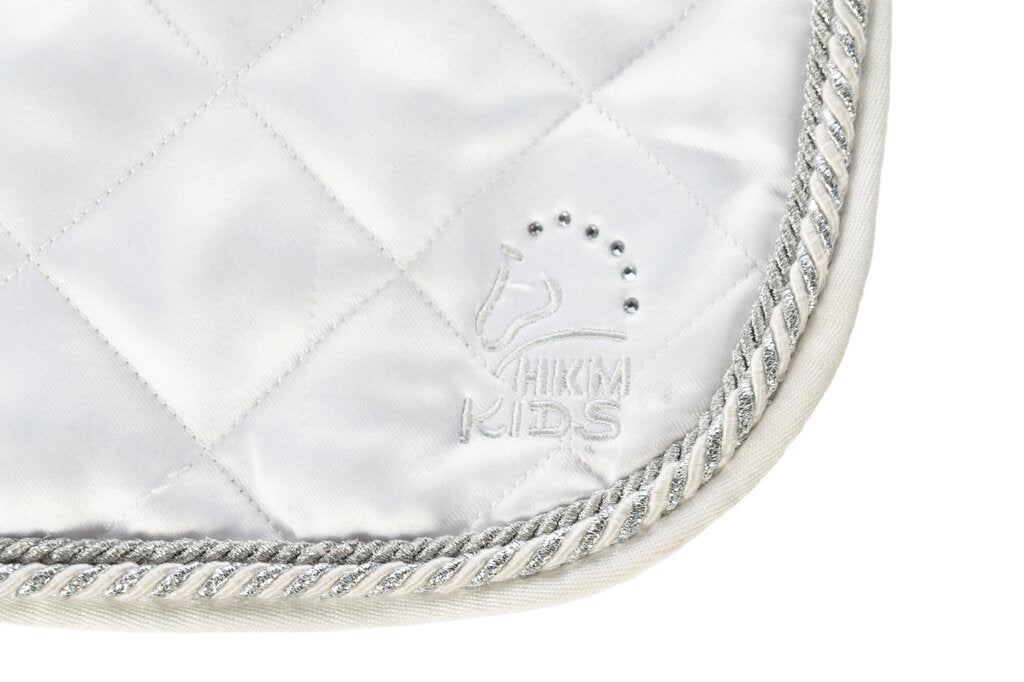 Decke für Hobby Horsing Turniere in weiß Detailansicht