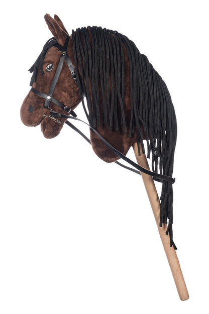 Braunes hobby horse mit Stern und schwarzer mähne und schwarzer Trense