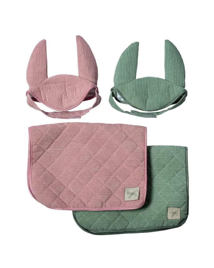 Hobby Horsing Set Fliegenhaube und Decke By Astrup in cord: grün und rose