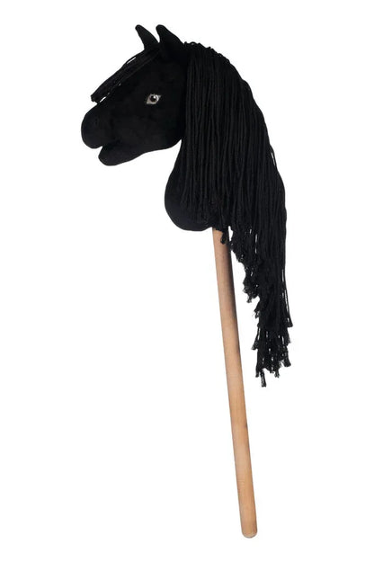 Kleines schwarzes Hobby Horse für Turniere
