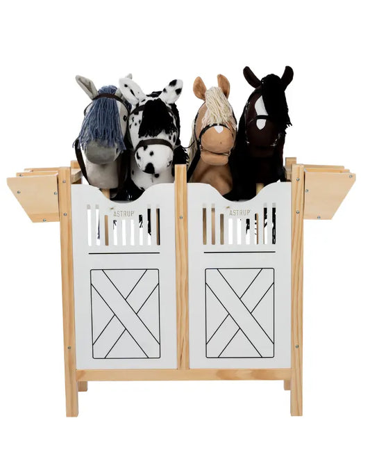 hobby horse stall für 4 hobby horses in natur holz und weiß von by astrup